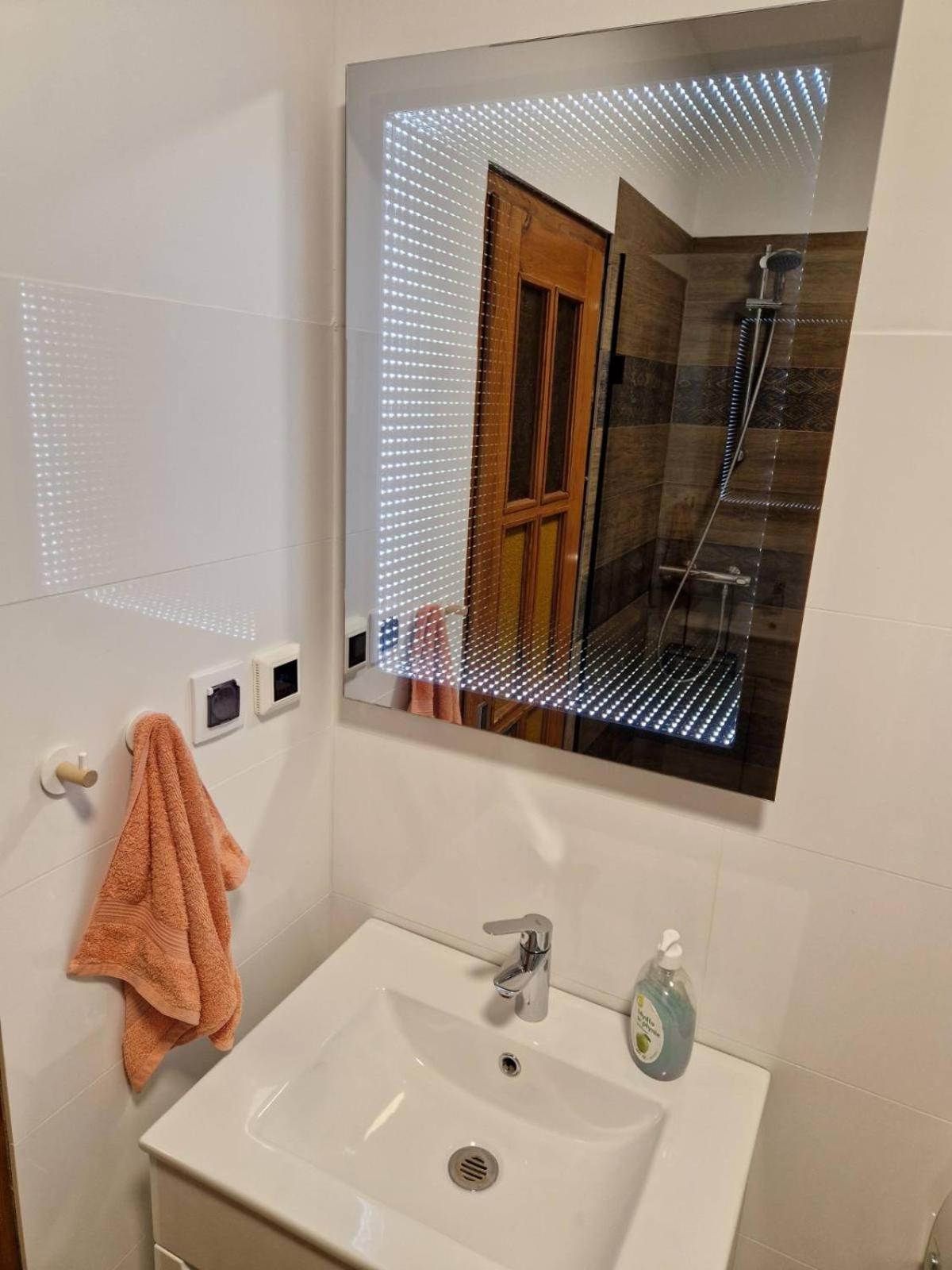 Homehostel وارسو المظهر الخارجي الصورة